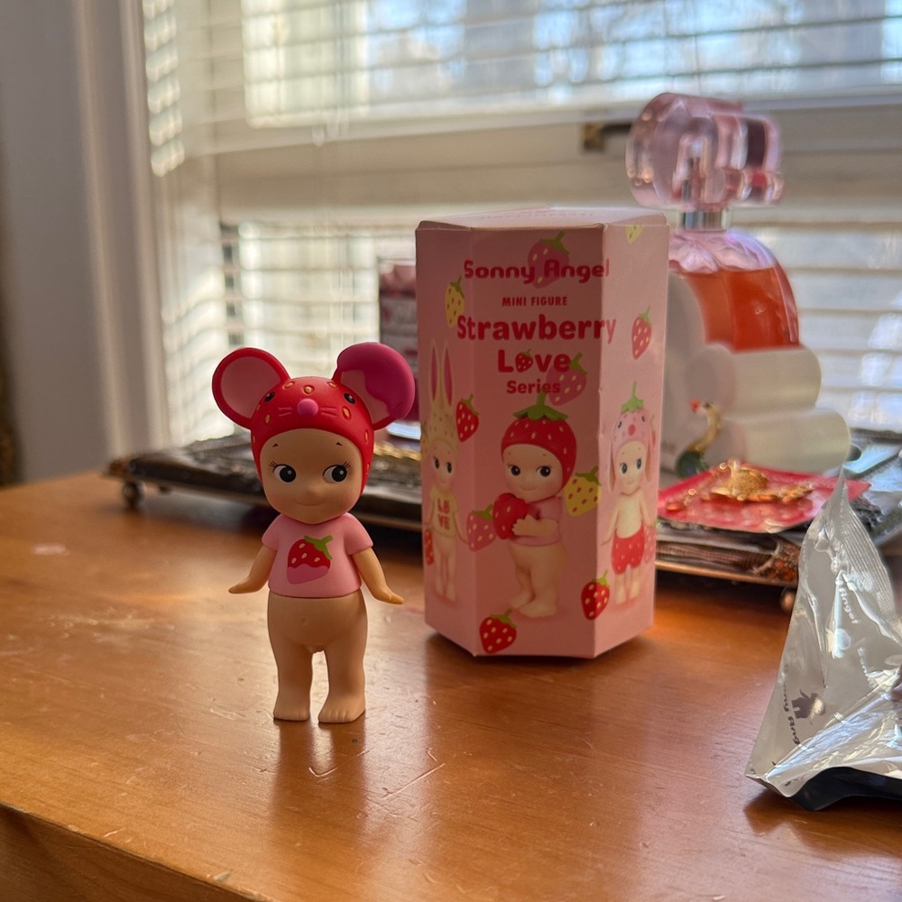 Authentic Sonny Angel Strawberry Love Series Mouse Figure 2026